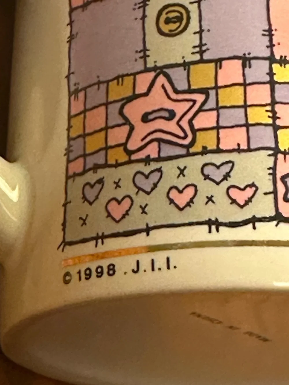 1998 Gold trim cottage core Vintage heart mug